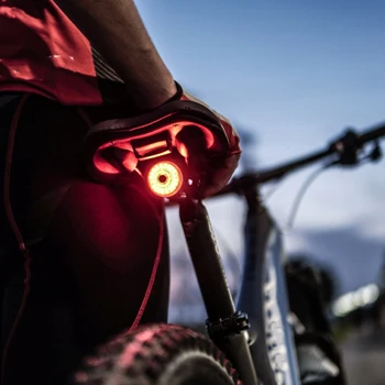 Fierbinte YN-USB Reîncărcabilă Biciclete Lumina Senzor Inteligent de Lumină de Semnal Frână Coada de Lumină MTB Biciclete Rutier