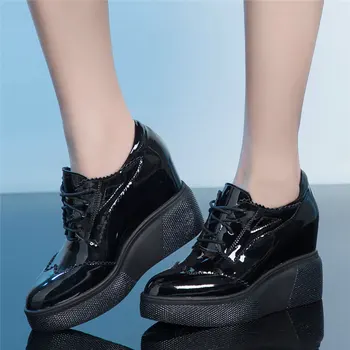 Adidași De Moda Pentru Femei Din Piele Pene Cu Toc Vulcanizat Pantofi De Sex Feminin Dantelă Sus Subliniat Toe Platforma Partidului Pompe De Pantofi