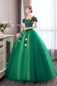 Noi iarba verde doamnă dulce fata femei printesa de onoare banchet petrecere rochie de bal rochie